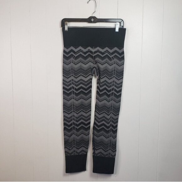 Lululemon Ebb to Street Leggings Chevron Black 7/8 Tight Activewear Yoga Size 6 - Picture 4 of 9